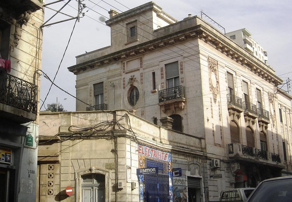 ORAN 2008 DECEMBRE rue Boudiaf M. EX. de Mostaganem.jpg